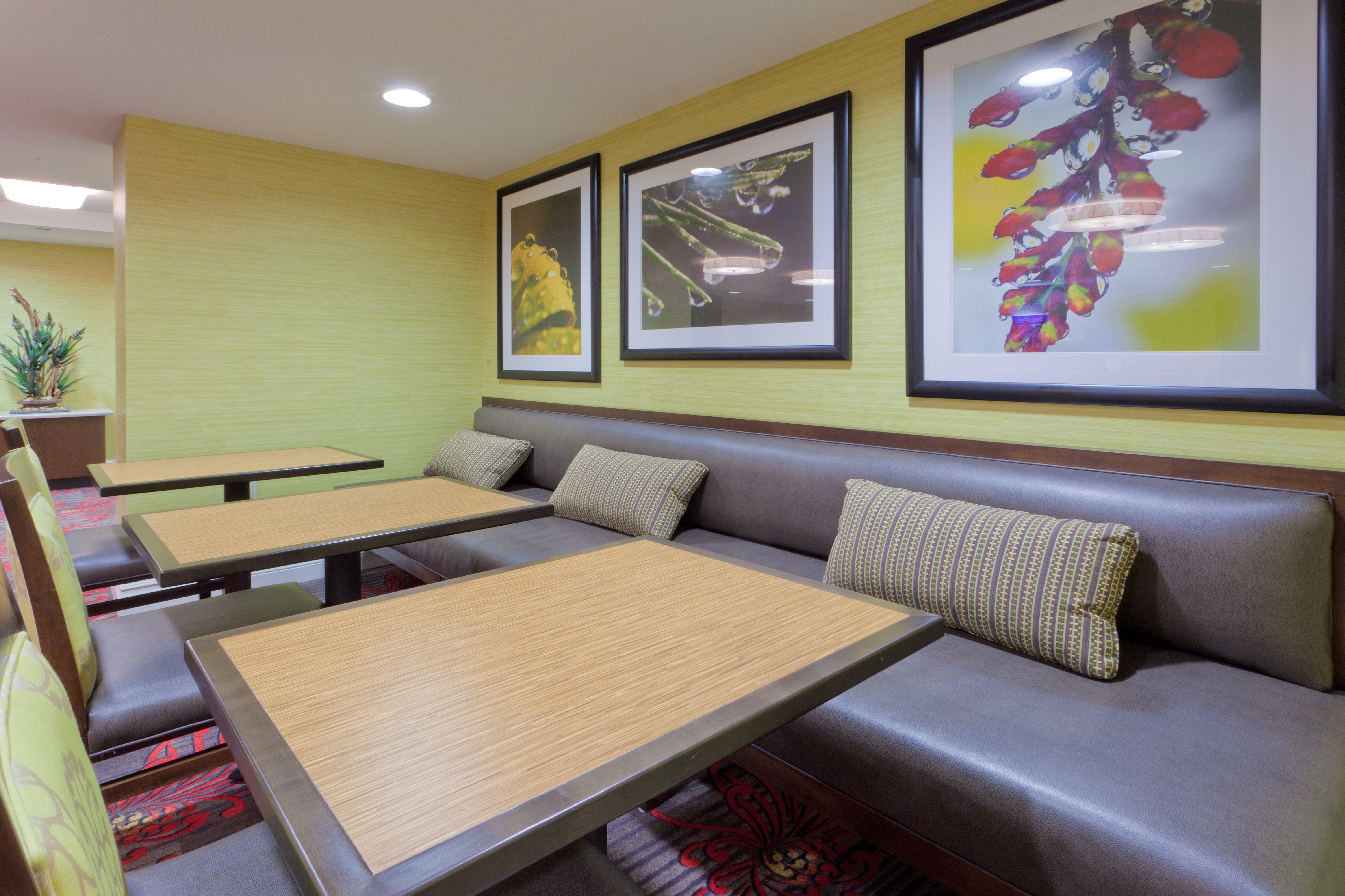 Holiday Inn Express - Neptune By Ihg Екстериор снимка