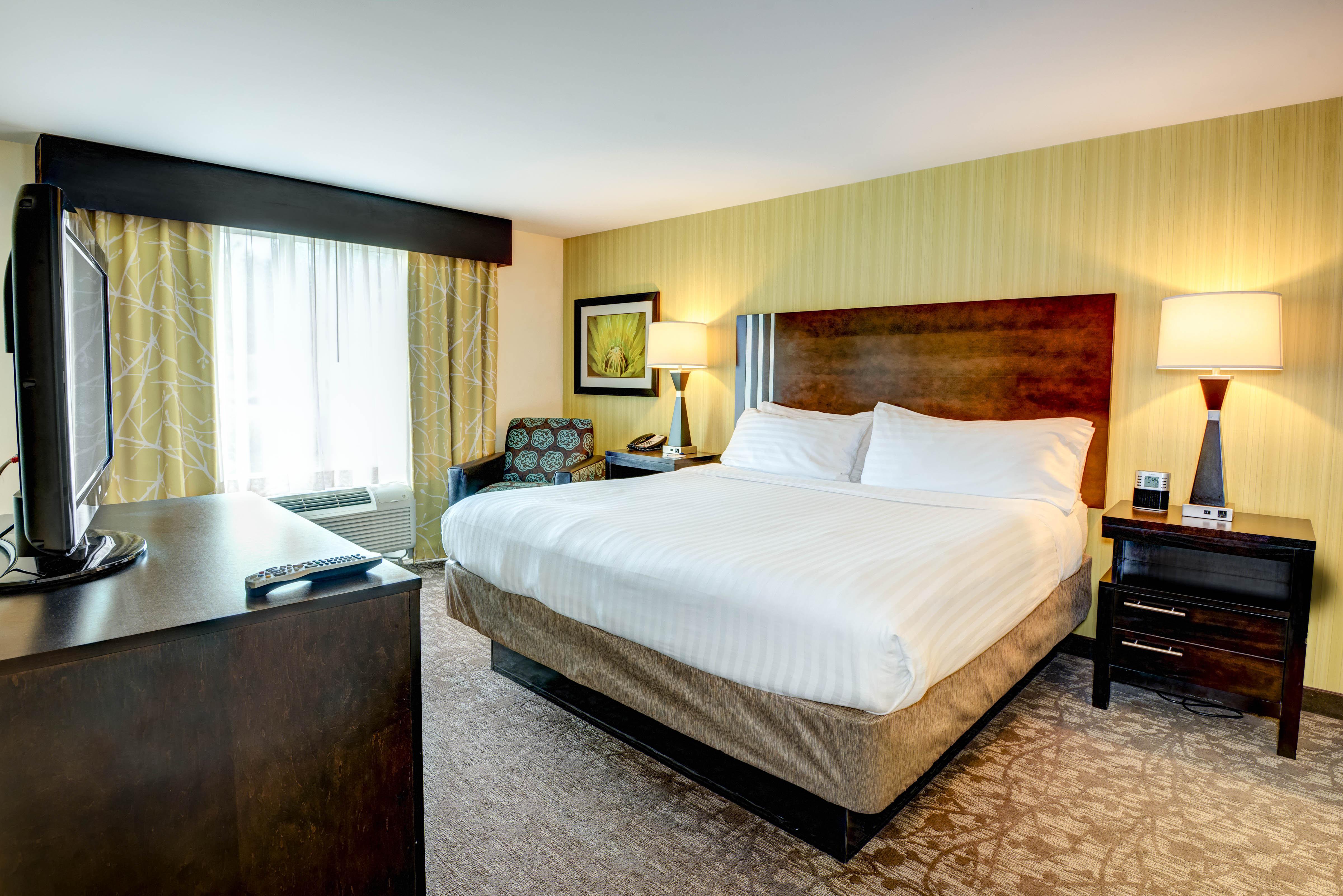 Holiday Inn Express - Neptune By Ihg Екстериор снимка