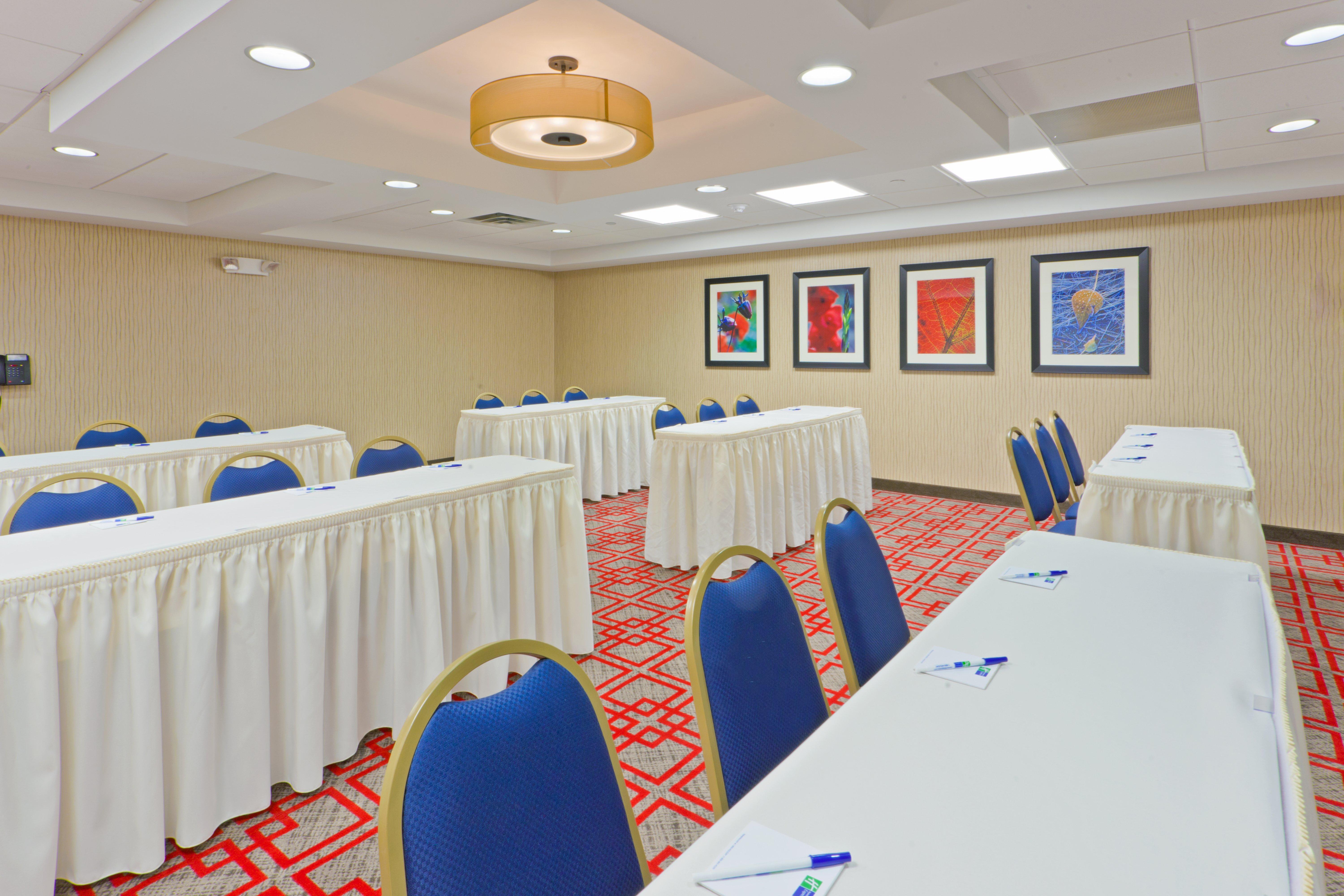 Holiday Inn Express - Neptune By Ihg Екстериор снимка