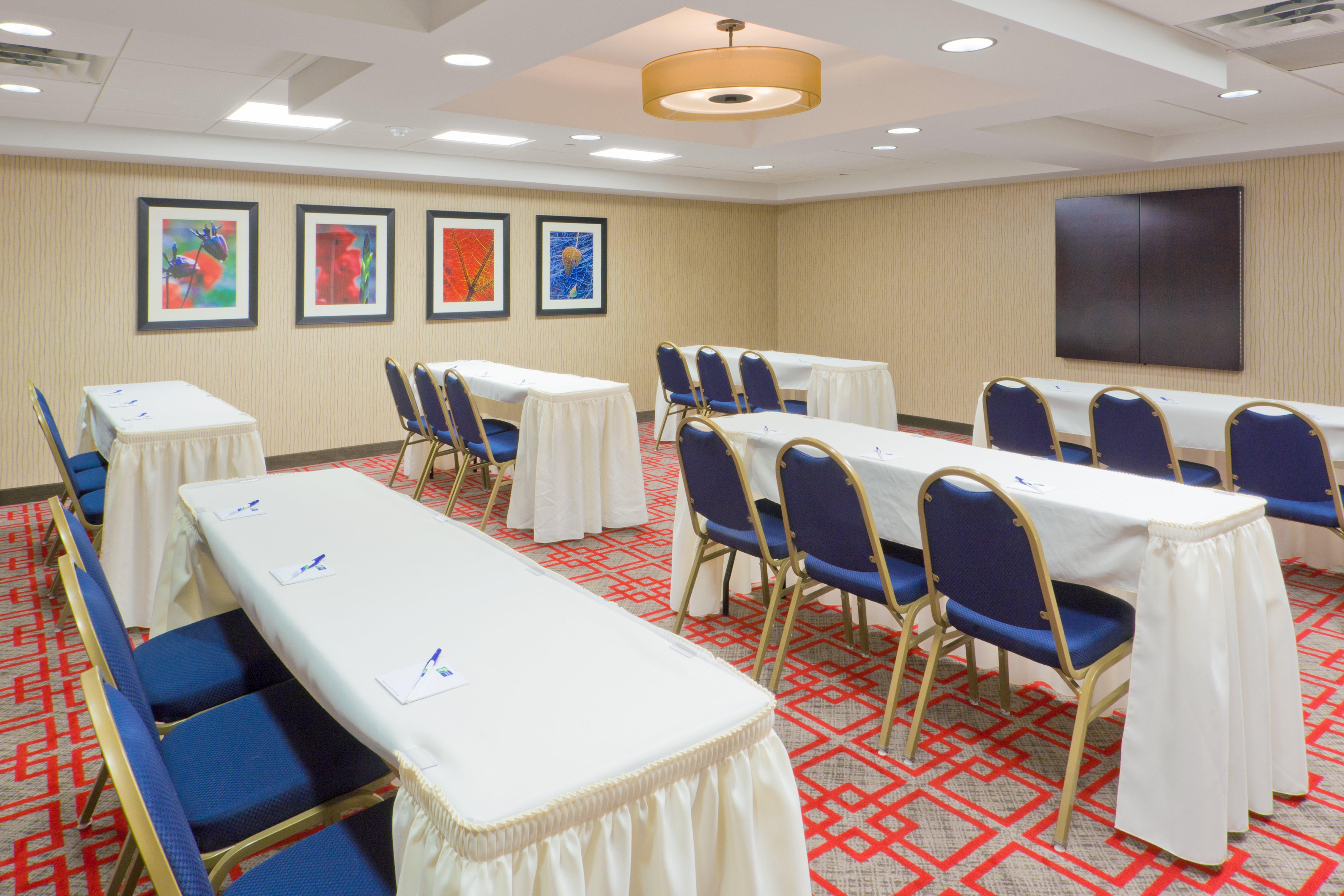 Holiday Inn Express - Neptune By Ihg Екстериор снимка