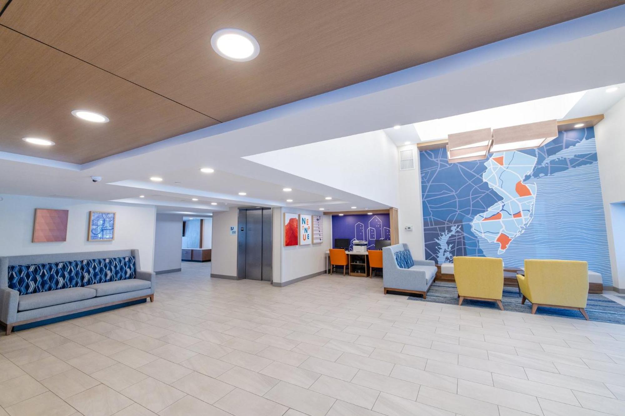 Holiday Inn Express - Neptune By Ihg Екстериор снимка