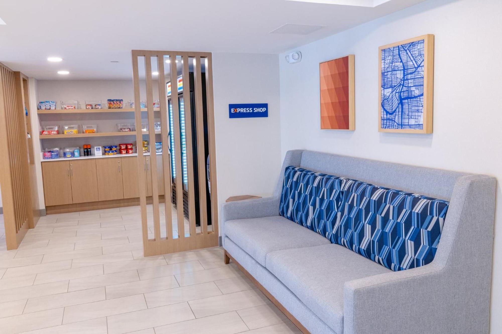 Holiday Inn Express - Neptune By Ihg Екстериор снимка