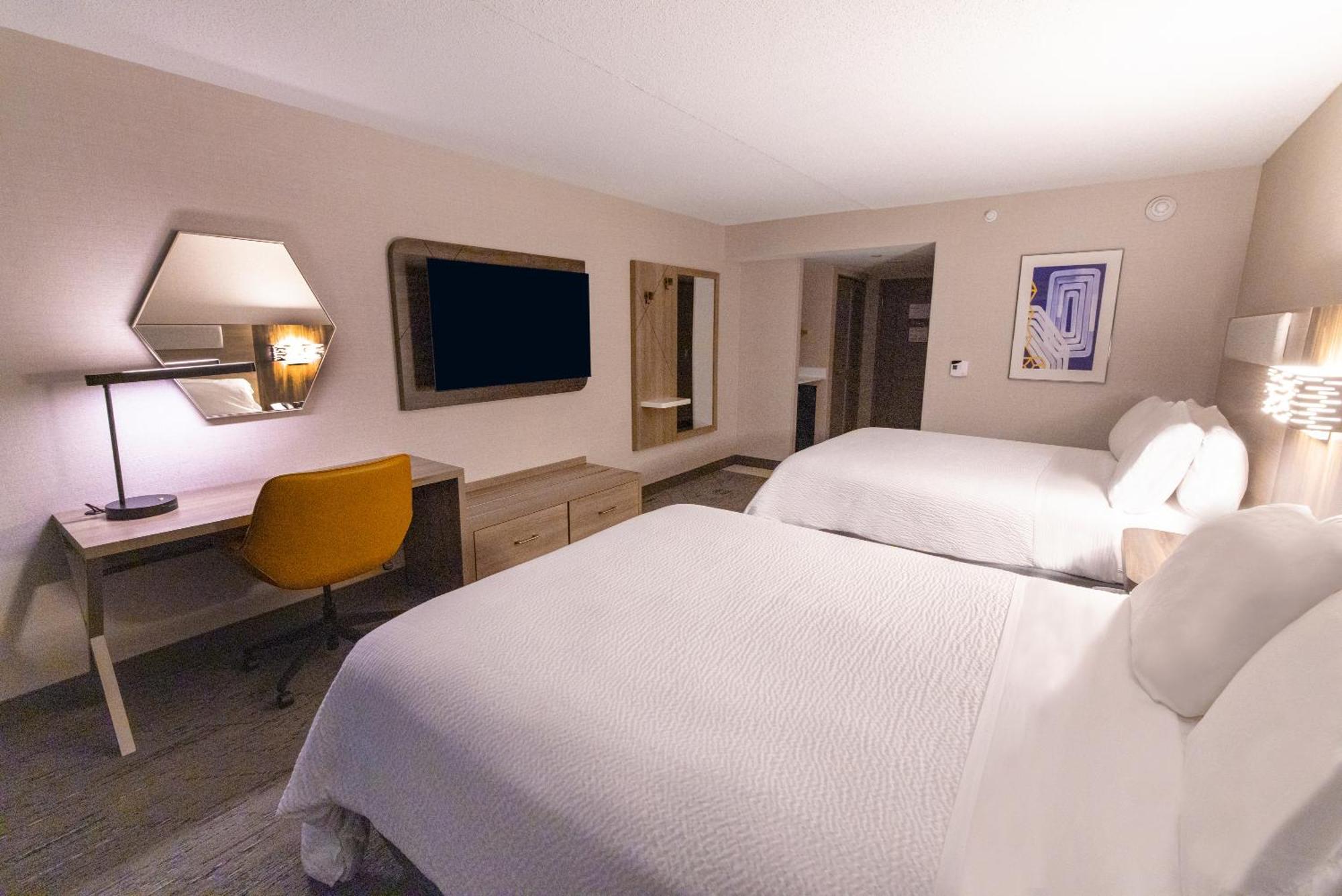 Holiday Inn Express - Neptune By Ihg Екстериор снимка