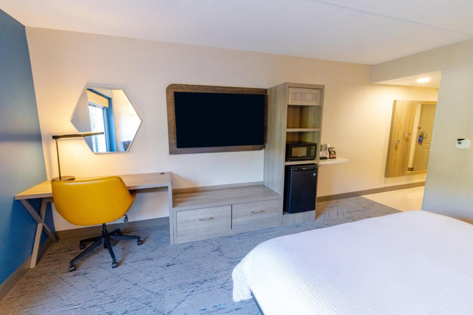 Holiday Inn Express - Neptune By Ihg Екстериор снимка